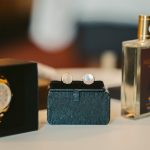Zegarek, spinki do mankietów i flakon perfum pana młodego